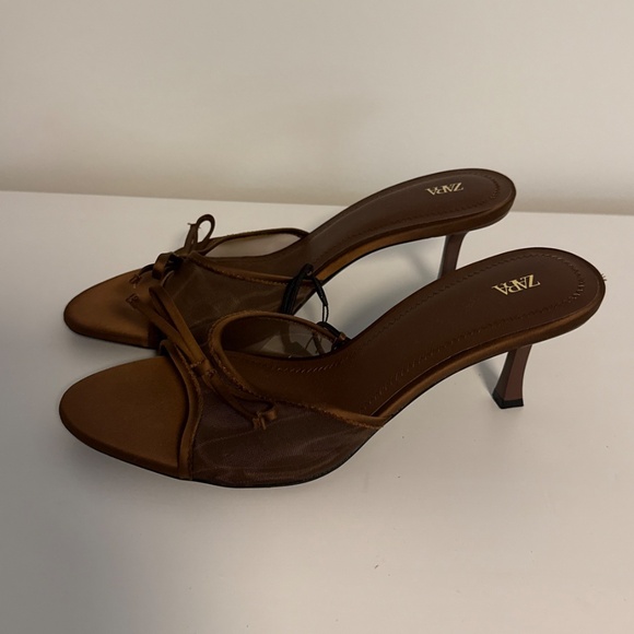 Zara Bow Heels - NWT - Picture 2 of 4